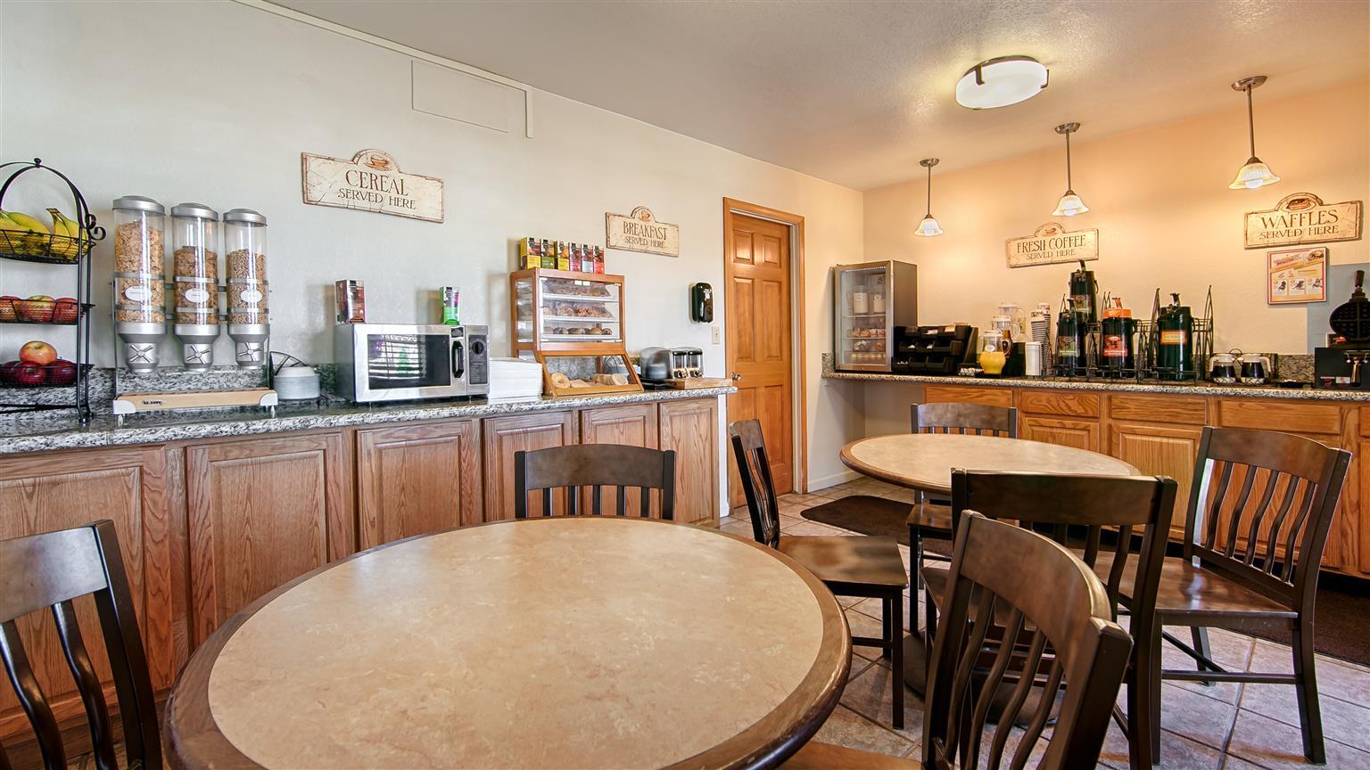 Trailside Inn Alturas Extérieur photo