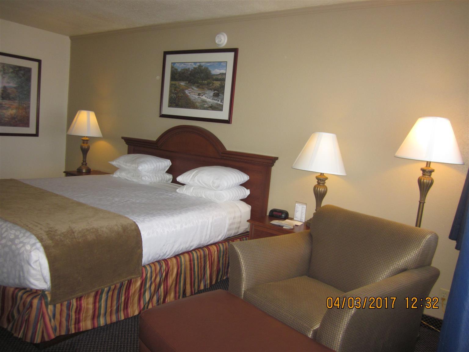 Trailside Inn Alturas Extérieur photo